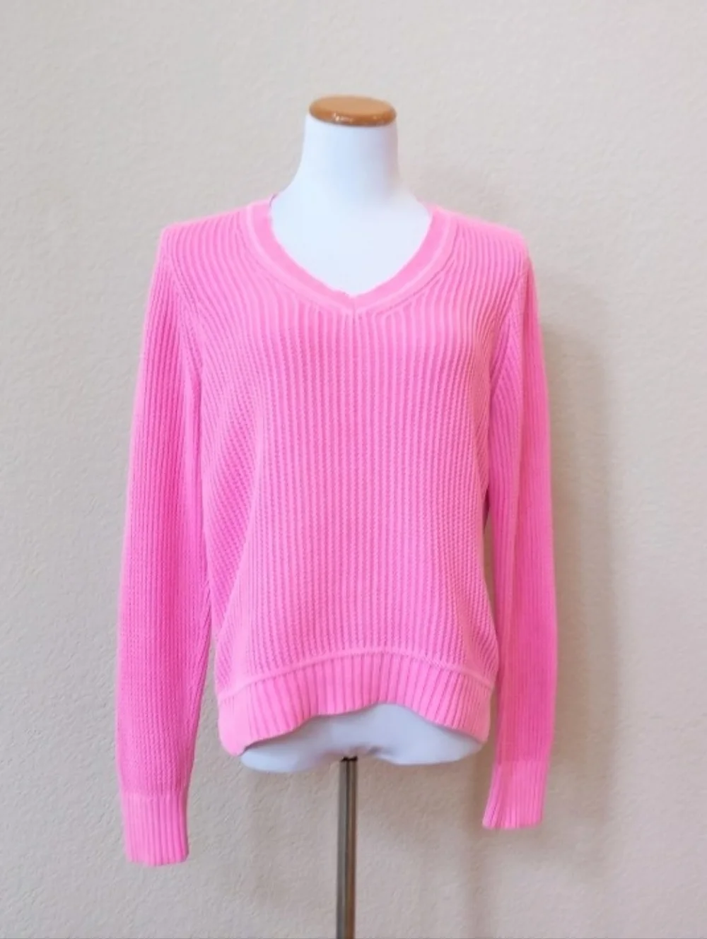 ๐ค J. Crew neon pink 100% cotton sweater - Picture 3 of 9